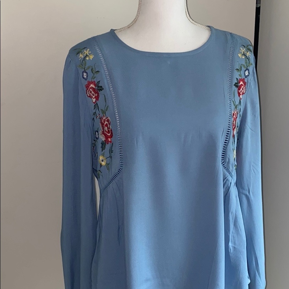 Flowers design top